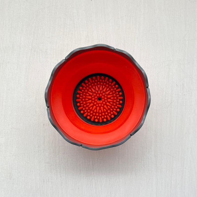 Magical Sinking Brush Scrubby (Red)