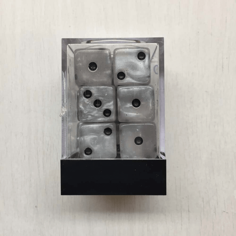 Dice Set 12d6 Marbleized (16mm) Pearl / Black