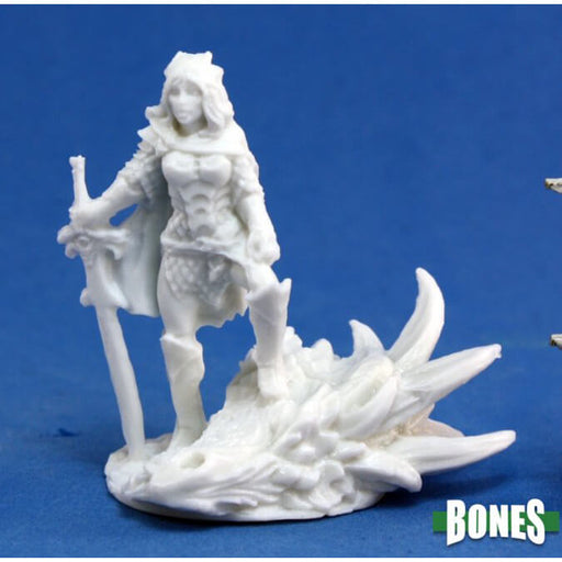 Mini - Reaper Bones 77039 Janan Female Dragon Slayer