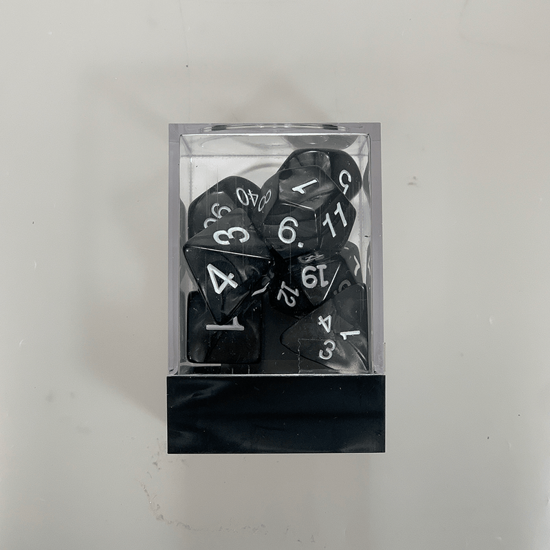 Dice 7-Set Pearlized (16mm) Charcoal / White