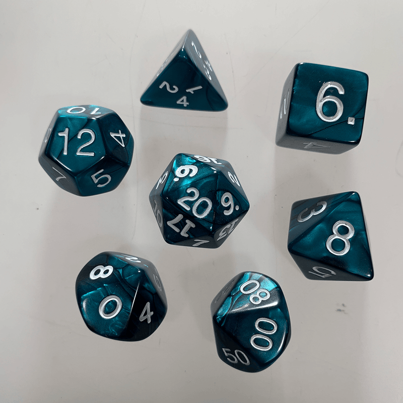 Dice 7-Set Pearlized (16mm) Emerald / White