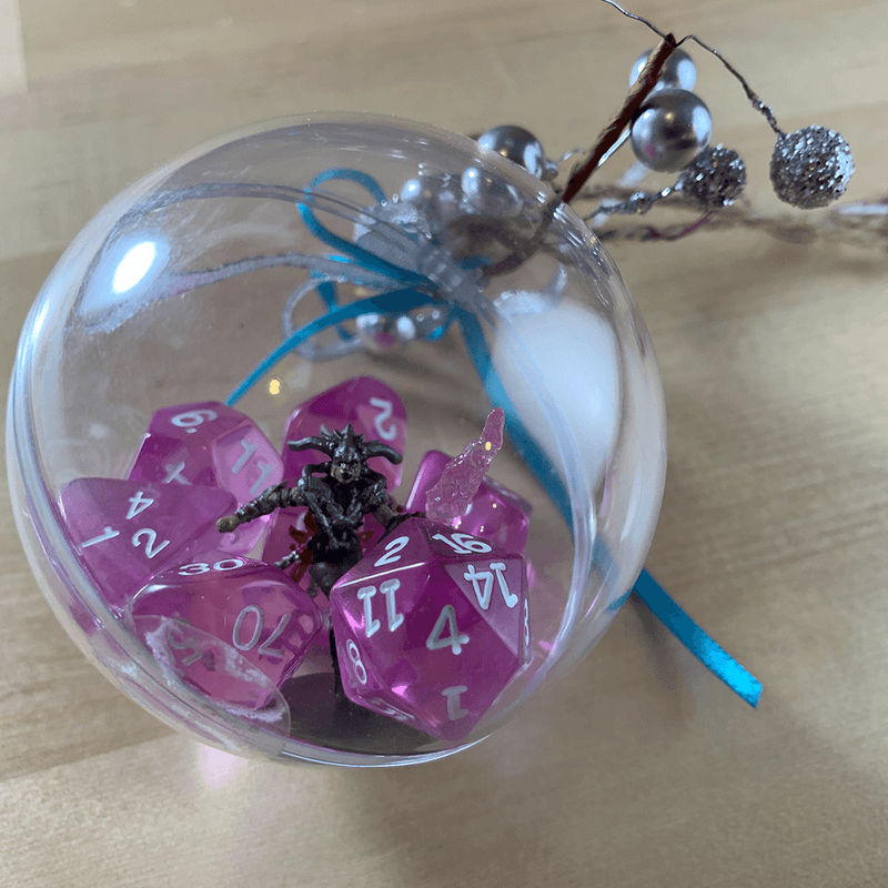 Ornament Globe : Dice Set & Mini